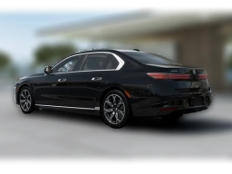 BMW 7 Series 740i xDrive Sedan 2027