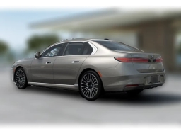BMW 7 Series 740i xDrive Sedan 2027