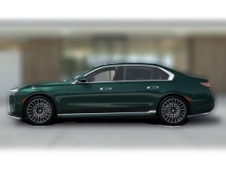 BMW 7 Series 740i xDrive Sedan 2027