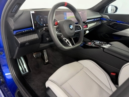 BMW M5 Base (A8) Sedan 2026