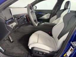 BMW M5 Base (A8) Sedan 2026