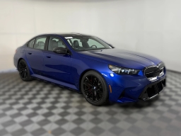 BMW M5 Base (A8) Sedan 2026