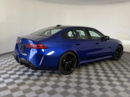 BMW M5 Base (A8) Sedan 2026