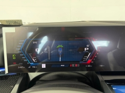 BMW M5 Base (A8) Sedan 2026