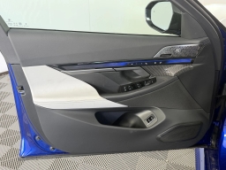 BMW M5 Base (A8) Sedan 2026