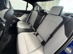 BMW M5 Base (A8) Sedan 2026