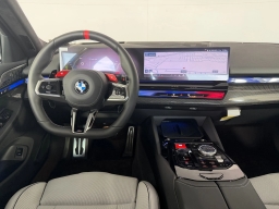 BMW M5 Base (A8) Sedan 2026