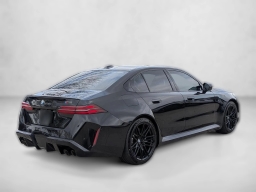 BMW M5 Base (A8) Sedan 2026