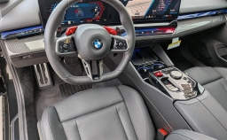 BMW M5 Base (A8) Sedan 2026