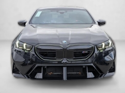 BMW M5 Base (A8) Sedan 2026