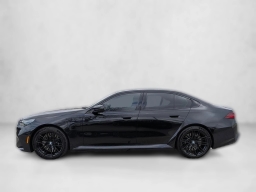 BMW M5 Base (A8) Sedan 2026
