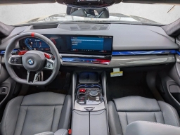 BMW M5 Base (A8) Sedan 2026