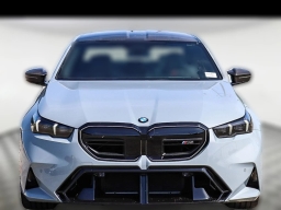 BMW M5 Base (A8) Sedan 2026