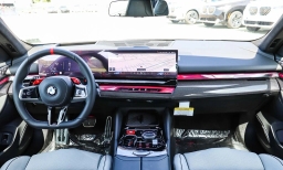 BMW M5 Base (A8) Sedan 2026