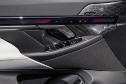 BMW M5 Base (A8) Sedan 2026