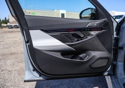 BMW M5 Base (A8) Sedan 2026