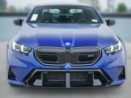 BMW M5 Base (A8) Sedan 2026