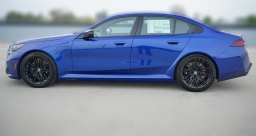 BMW M5 Base (A8) Sedan 2026