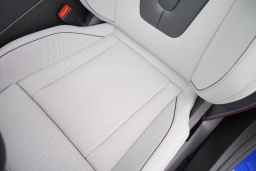 BMW M5 Base (A8) Sedan 2026