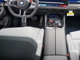 BMW M5 Base (A8) Sedan 2026