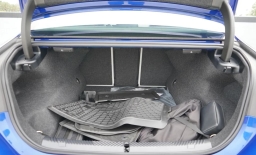 BMW M5 Base (A8) Sedan 2026