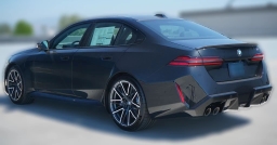 BMW M5 Base (A8) Sedan 2026