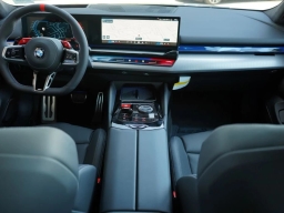 BMW M5 Base (A8) Sedan 2026