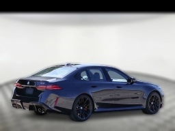 BMW M5 Base (A8) Sedan 2026