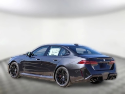 BMW M5 Base (A8) Sedan 2026