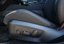 BMW M5 Base (A8) Sedan 2026