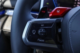 BMW M5 Base (A8) Sedan 2026