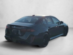 BMW M5 Base (A8) Sedan 2026