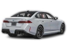 BMW M5 Base (A8) Sedan 2026
