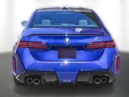 BMW M5 Base (A8) Sedan 2026
