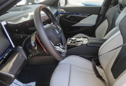 BMW M5 Base (A8) Sedan 2026