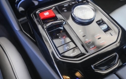 BMW M5 Base (A8) Sedan 2026