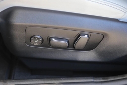 BMW M5 Base (A8) Sedan 2026