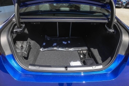 BMW M5 Base (A8) Sedan 2026