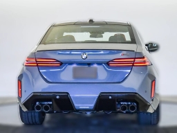 BMW M5 Base (A8) Sedan 2026