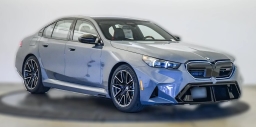 BMW M5 Base (A8) Sedan 2026
