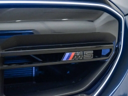 BMW M5 Base (A8) Sedan 2026