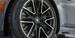BMW M5 Base (A8) Sedan 2026