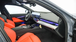 BMW M5 Base (A8) Sedan 2026