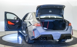 BMW M5 Base (A8) Sedan 2026