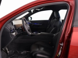 BMW M5 Base (A8) Sedan 2026