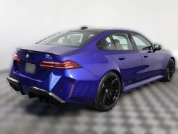 BMW M5 Base (A8) Sedan 2026