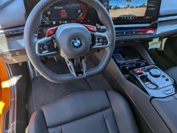 BMW M5 Base (A8) Sedan 2026