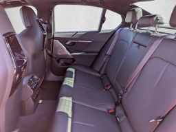 BMW M5 Base (A8) Sedan 2026