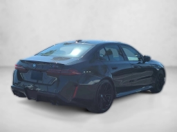 BMW M5 Base (A8) Sedan 2026