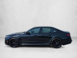 BMW M5 Base (A8) Sedan 2026
